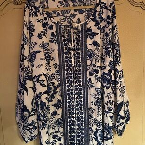Bloomchic 28 Floral Blue and White Women's Top